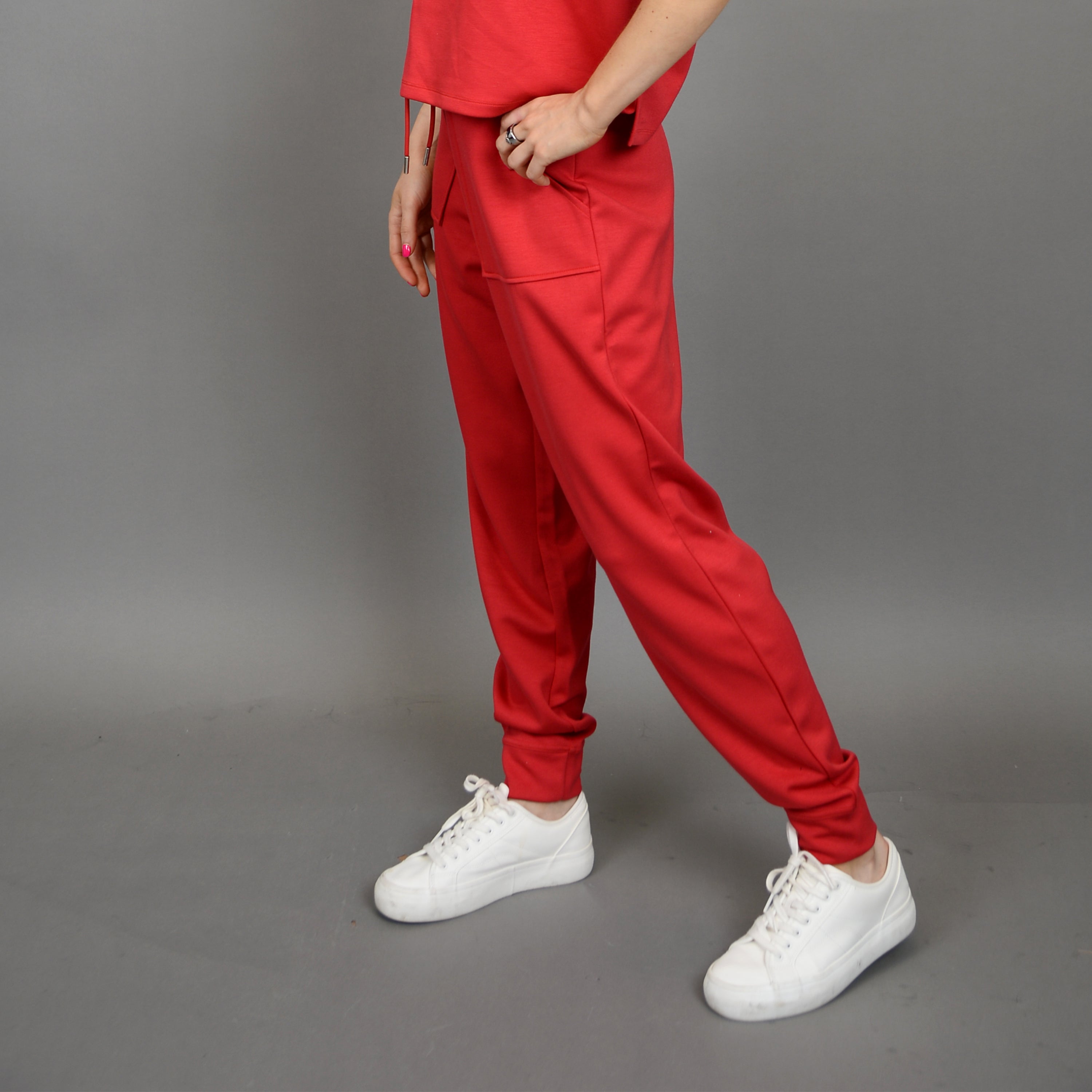 JOSELLE KNIT JOGGER - CHERRY RED