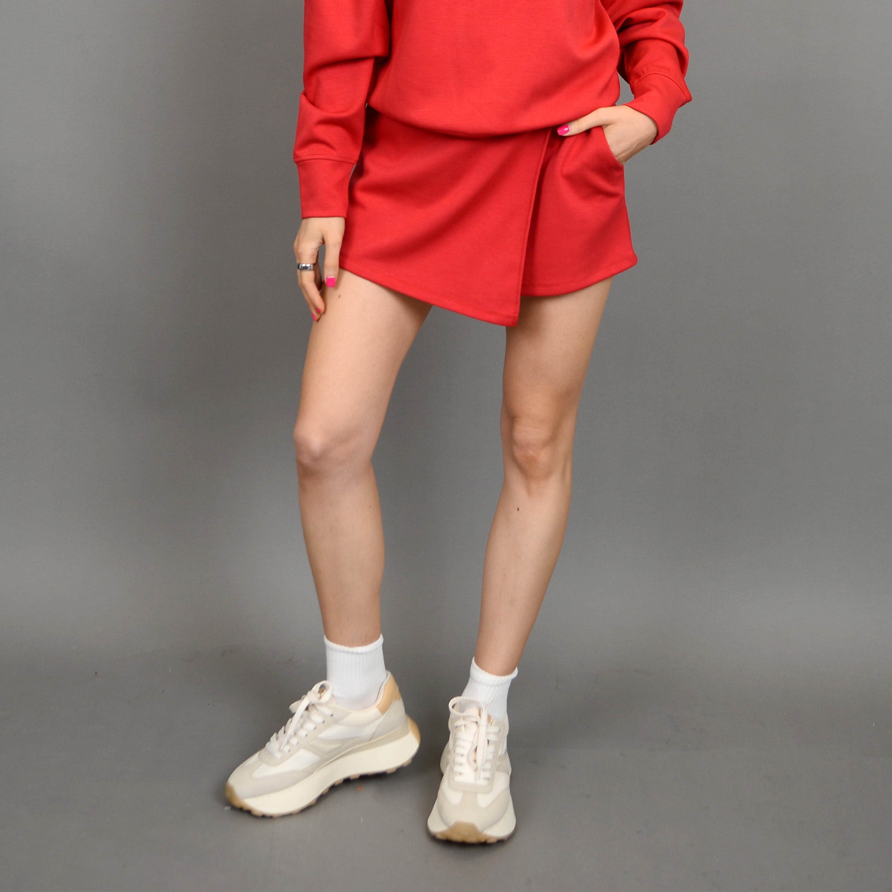STARRY KNIT SKORT - CHERRY RED