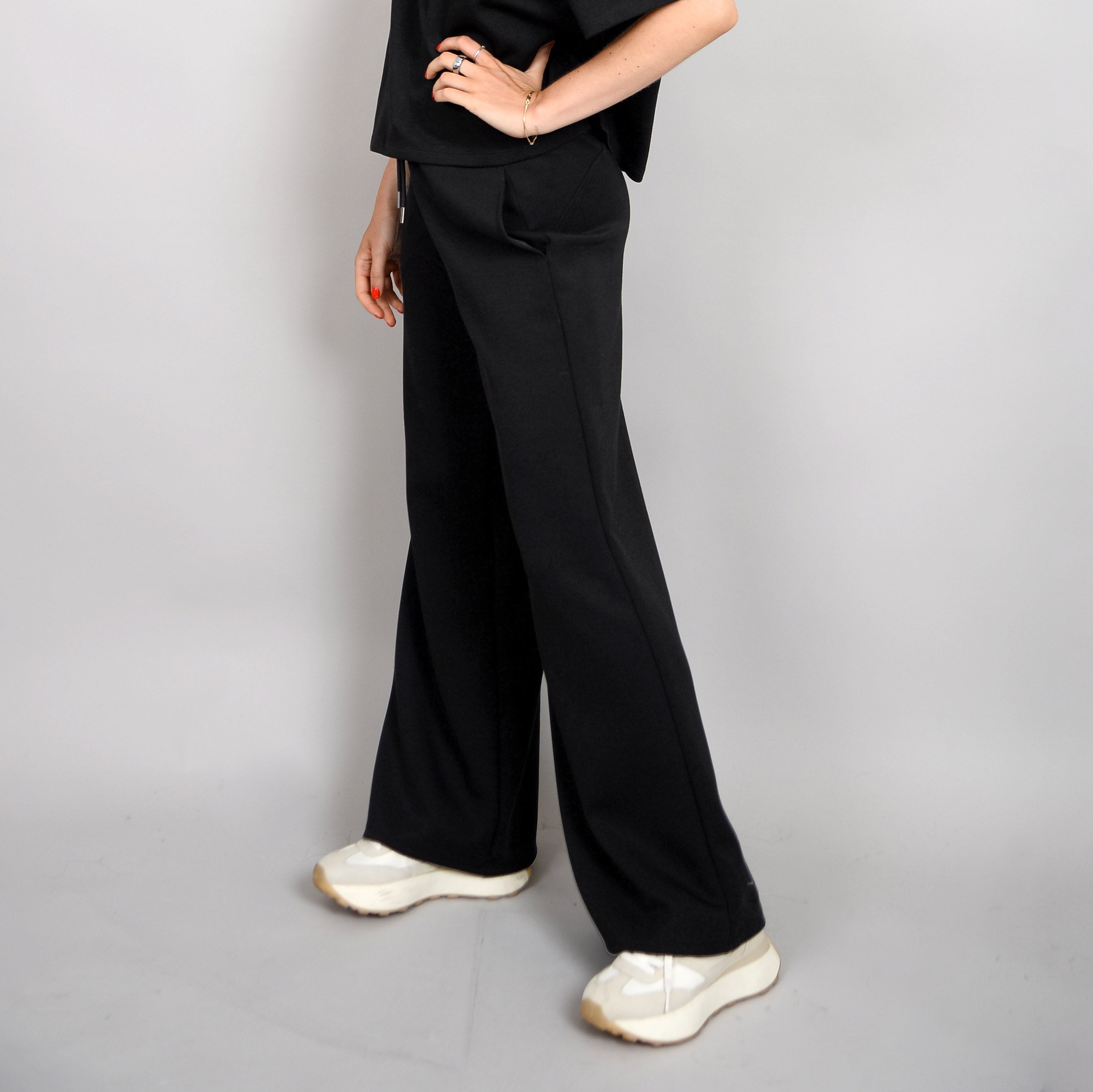 ERIKA KNIT DRAWSTRING PANT - BLACK