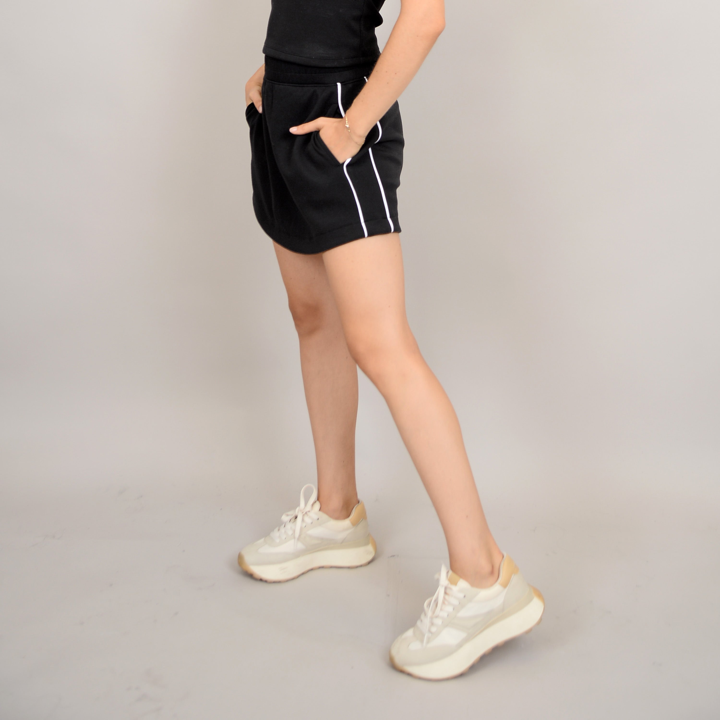 SANTIA SOFT KNIT MINI SKIRT - BLACK WHITE