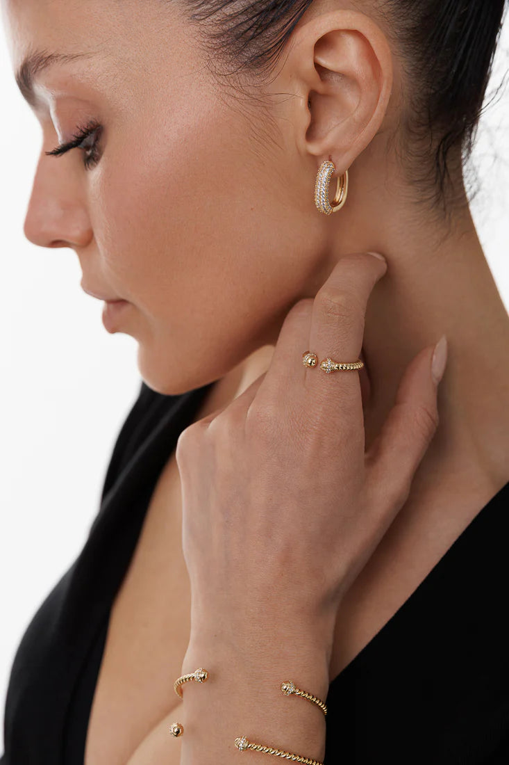 TWISTED BANGLE