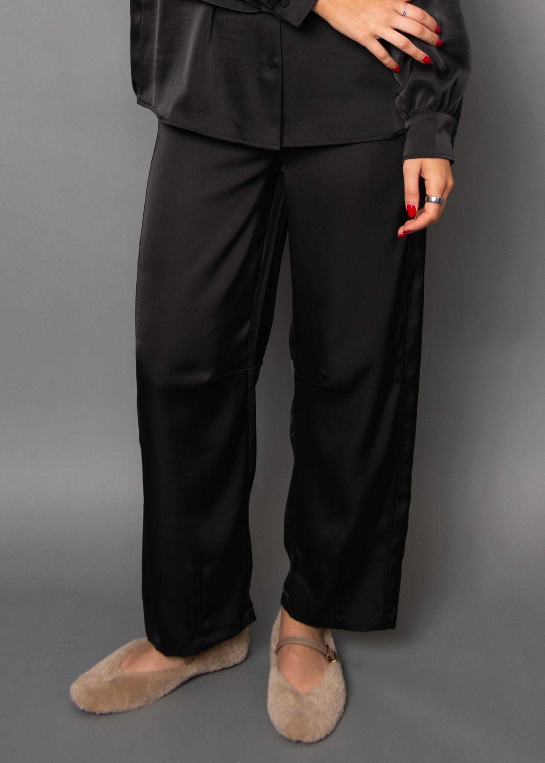 BRENDA BARREL PANT - BLACK