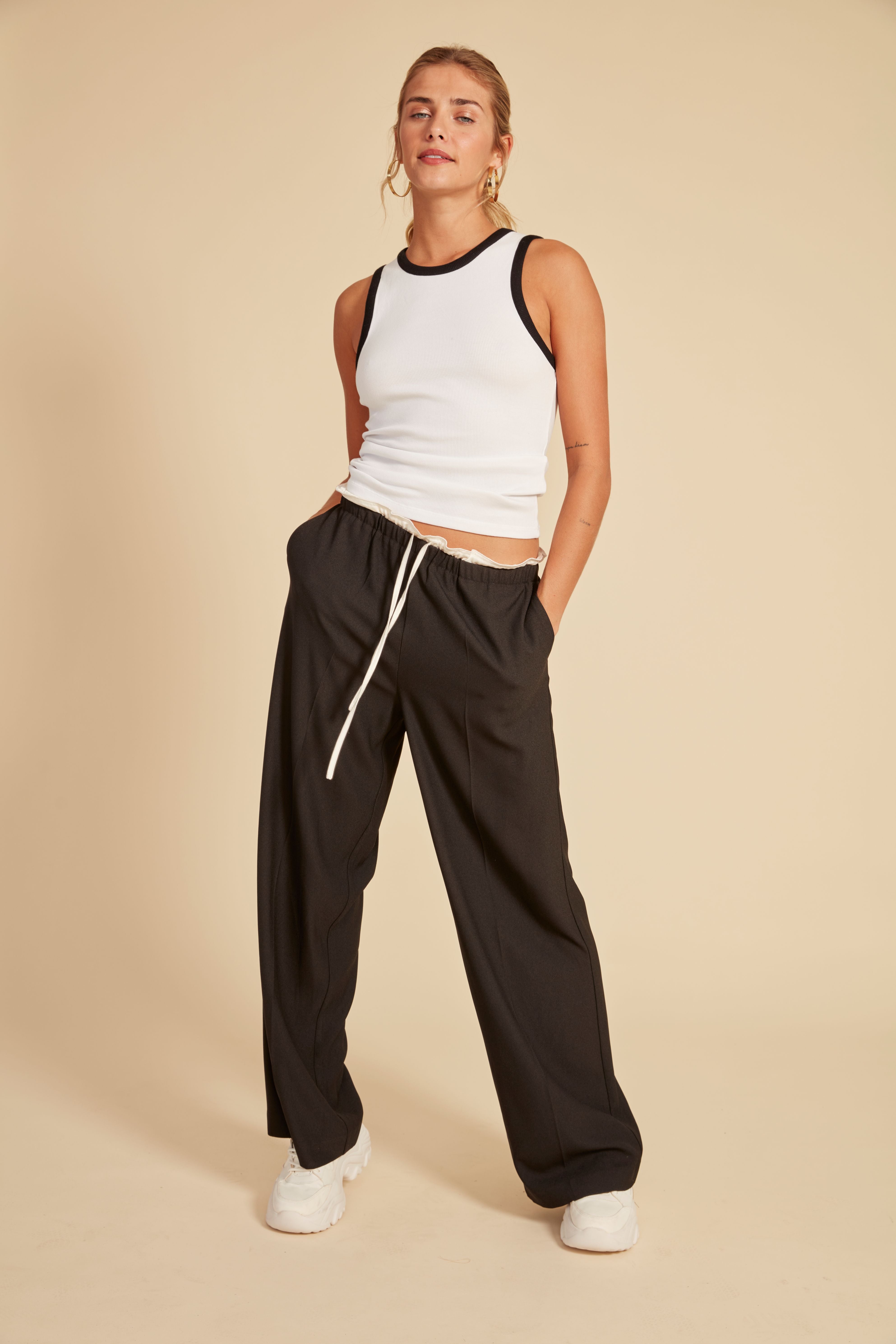 MARIA CREW NECK MUSCLE TANK - WHITE/BLACK