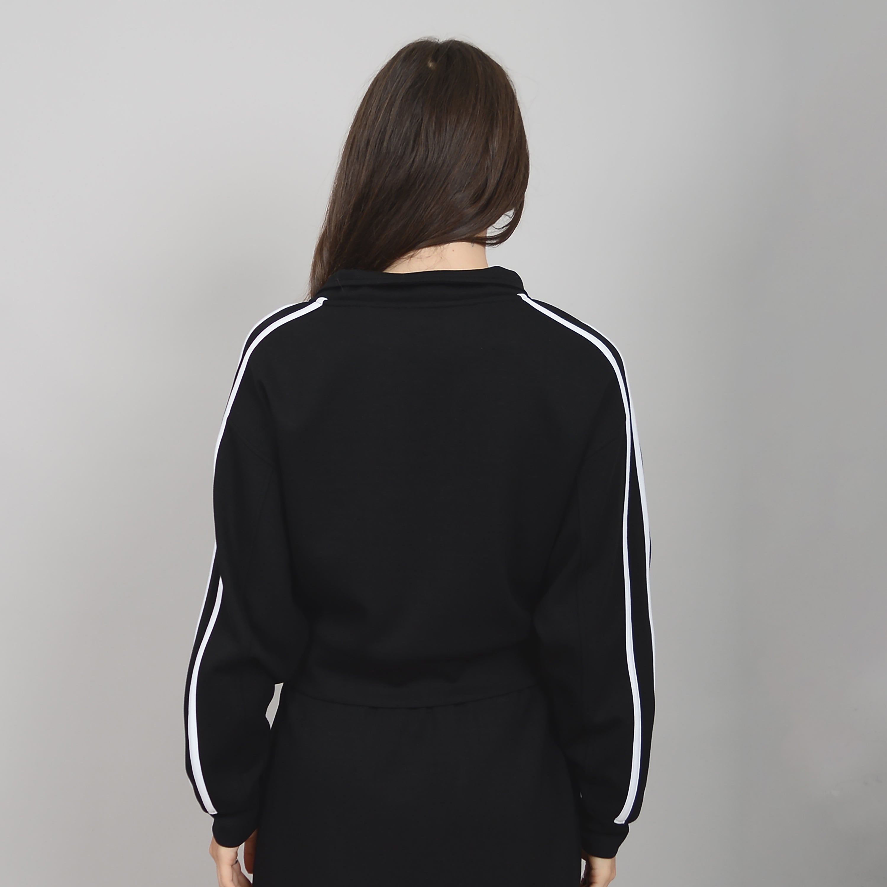 ALISAIE SOFT KNIT ZIP UP - BLACK WHITE