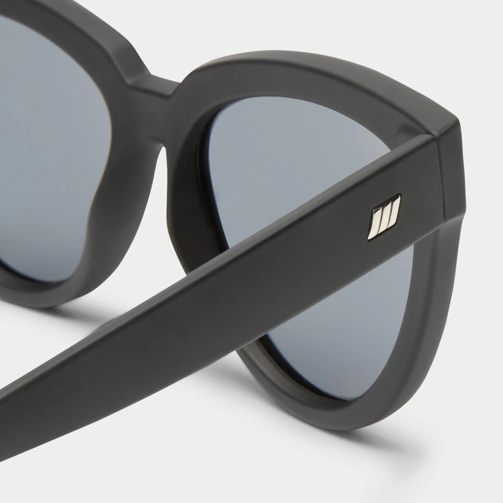 LIAR LAIR SUNGLASSES - BLACK POLARISED