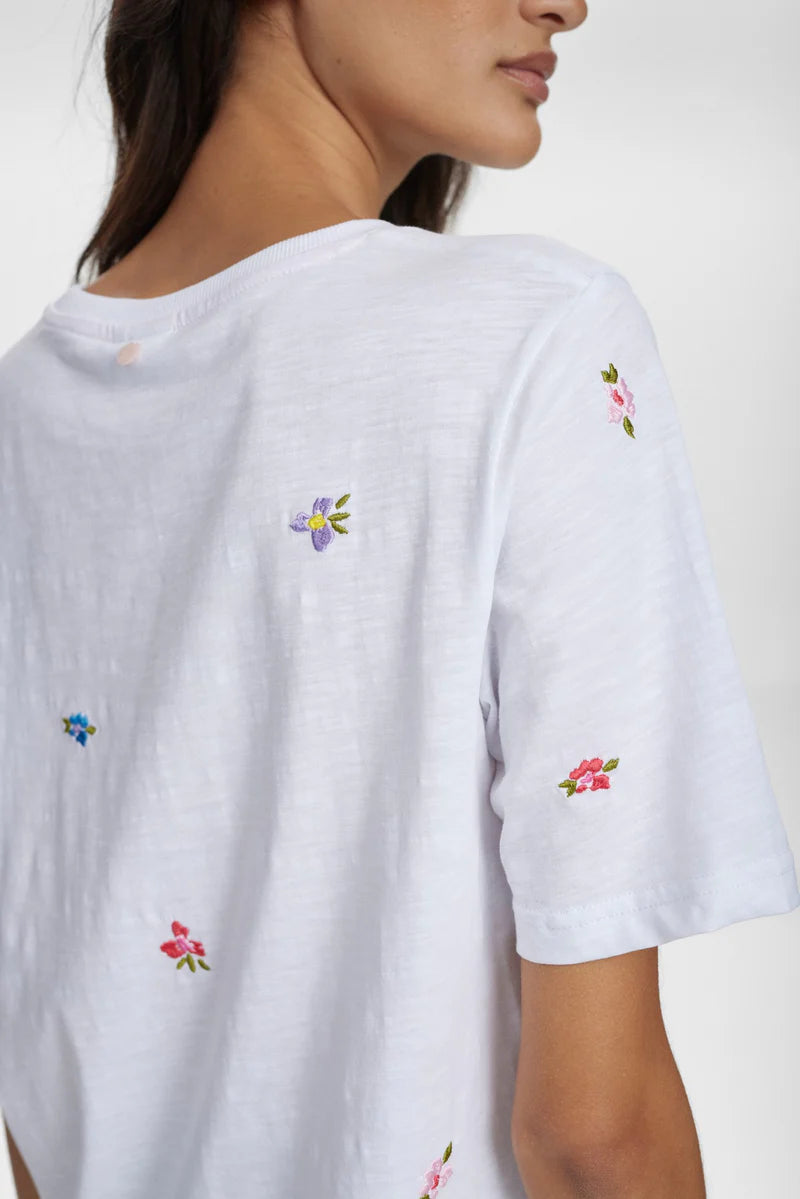 NUPILAS TEE - WHITE