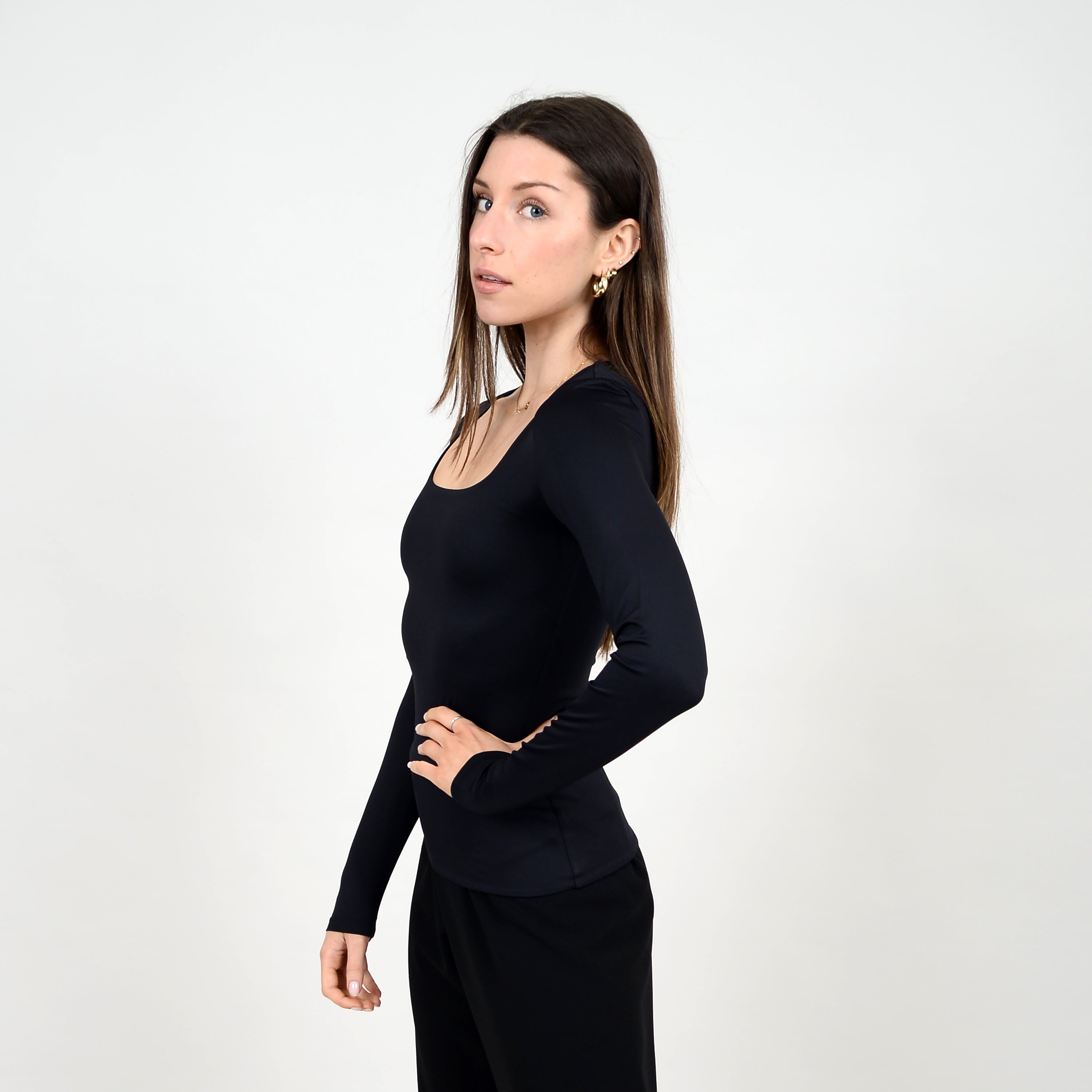 MARIANA UNECK LONG SLEEVE TEE - BLACK (SECOND SKIN)