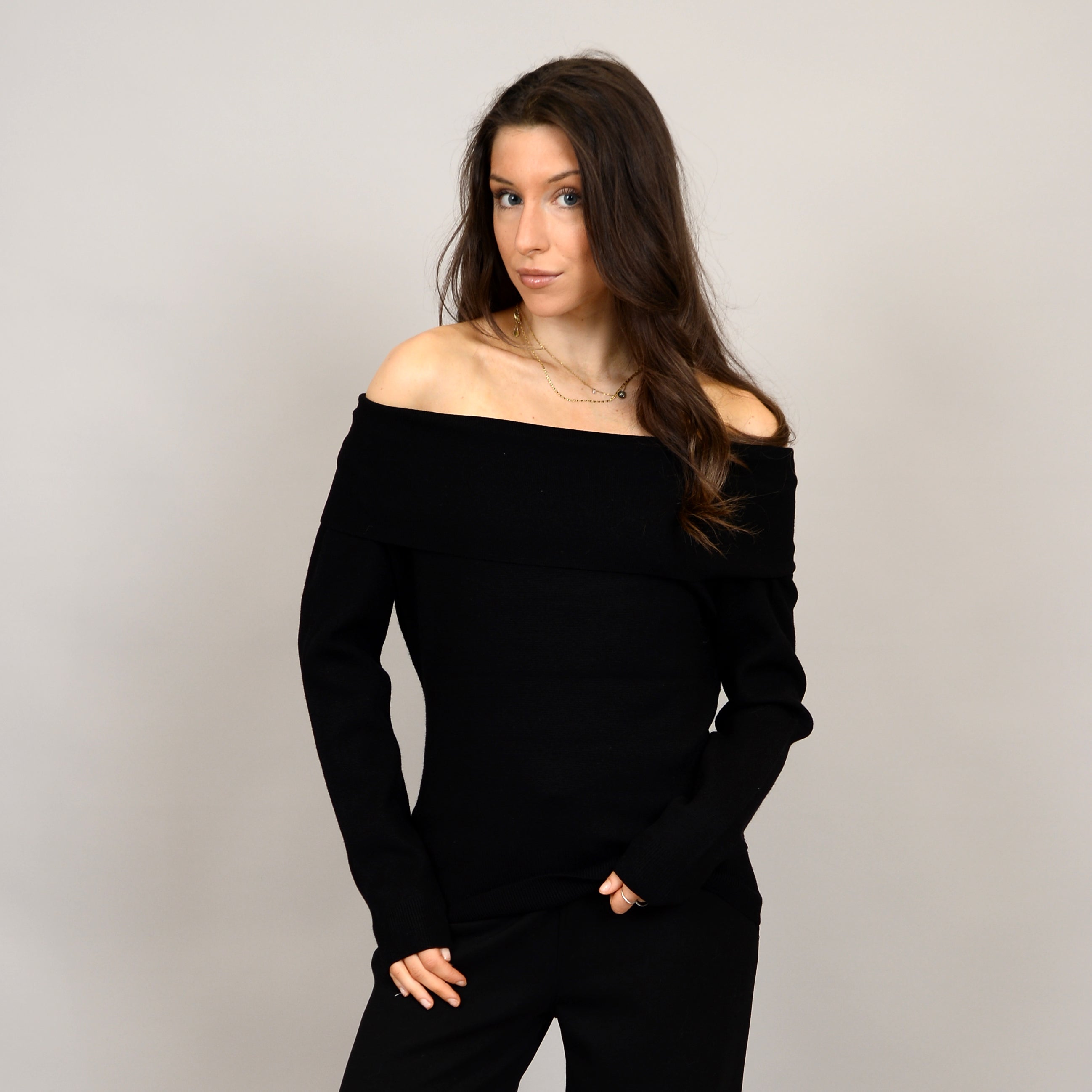 ANGELIQUE SWEATER - BLACK