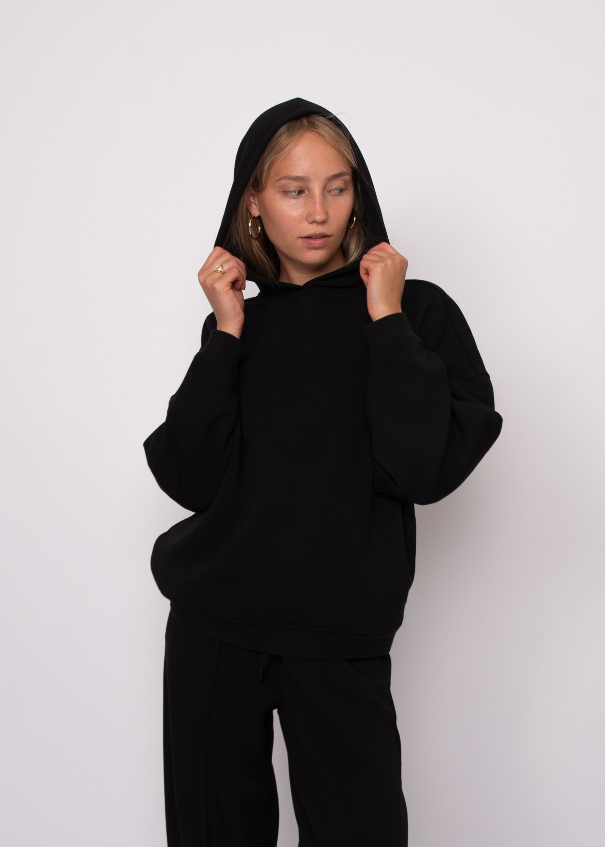 HALANA SOFT KNIT HOODIE - BLACK