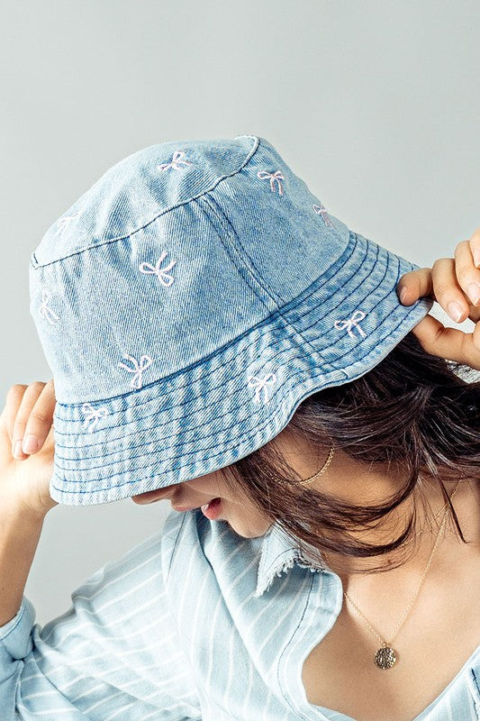 COQUETTE BOW BUCKET HAT