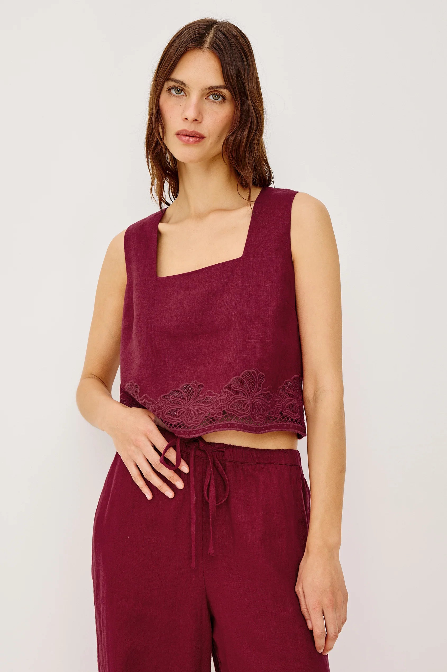 AKIRA TOP - BERRY HIBSCUS