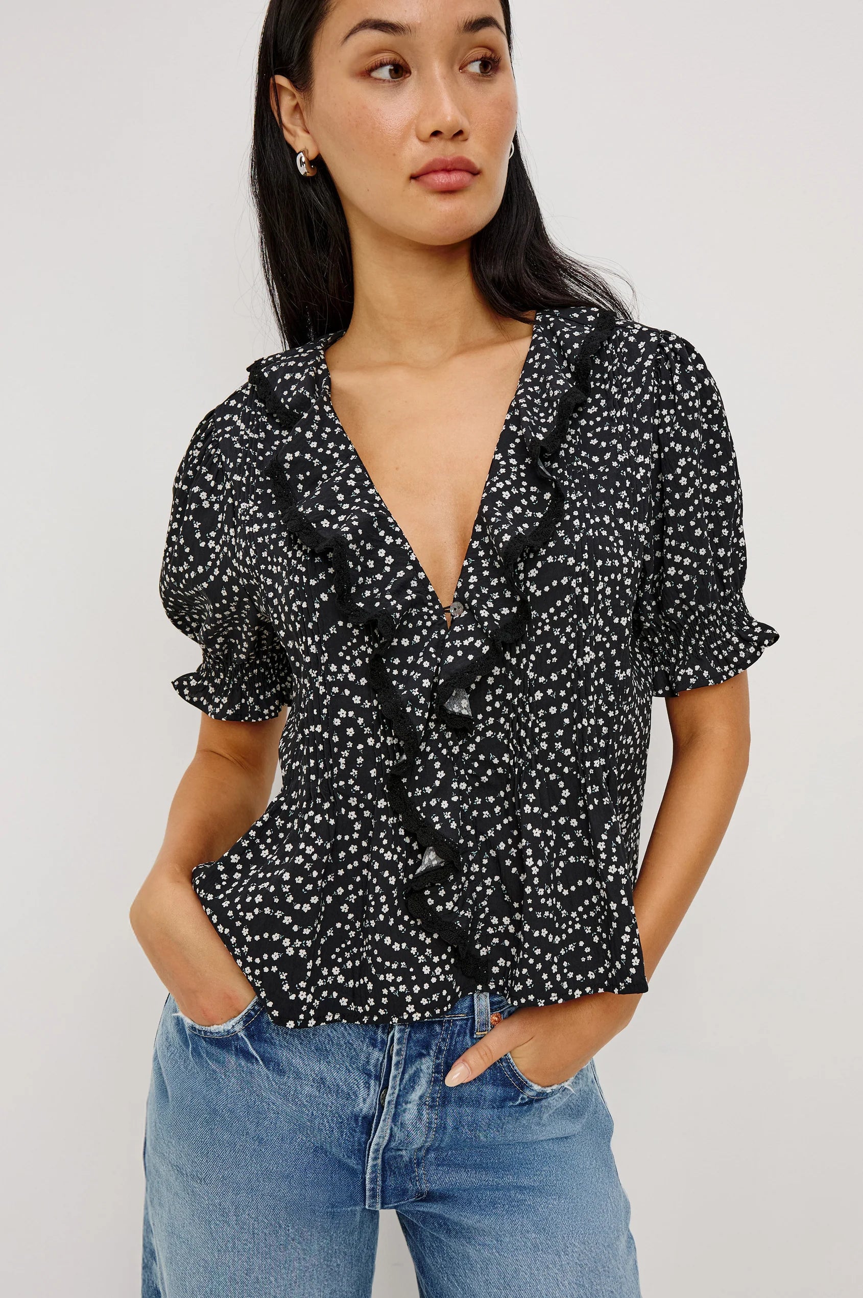BLOOM SHIRT - MINI CHAIN DAISIES