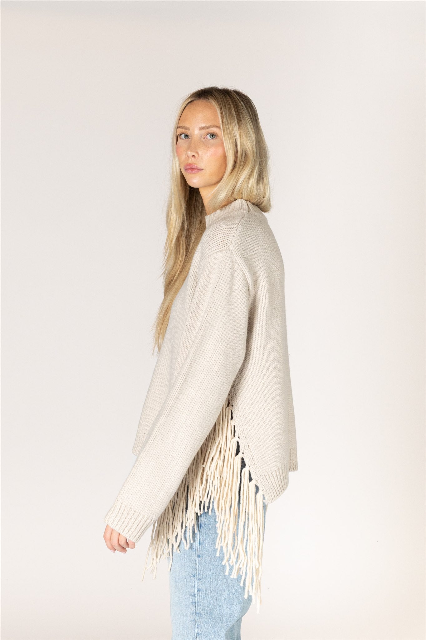 BUCK TASSEL SWEATER