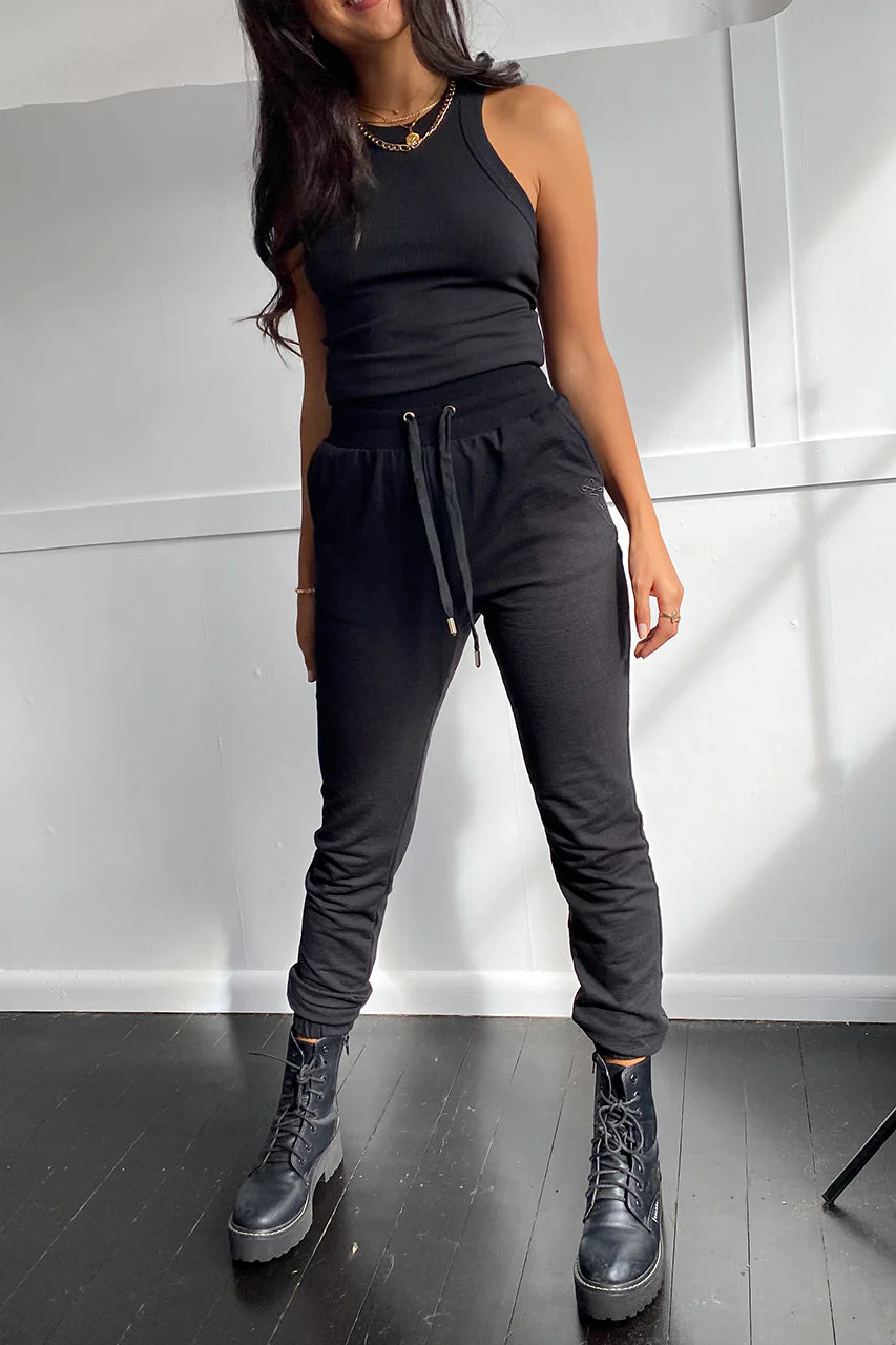 ANNA STAPLE TANK - BLACK