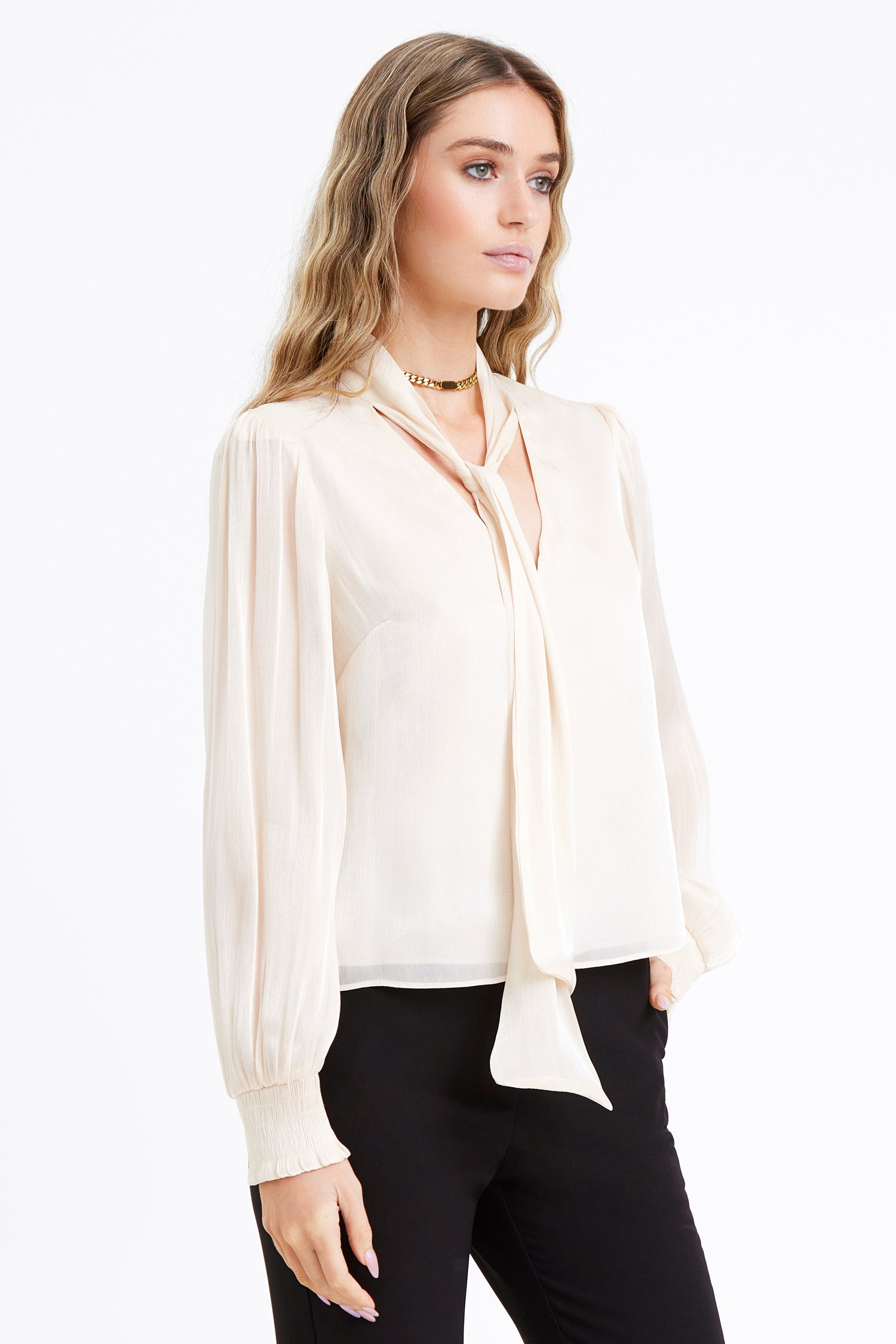 JISENIA TIE NECK BLOUSE