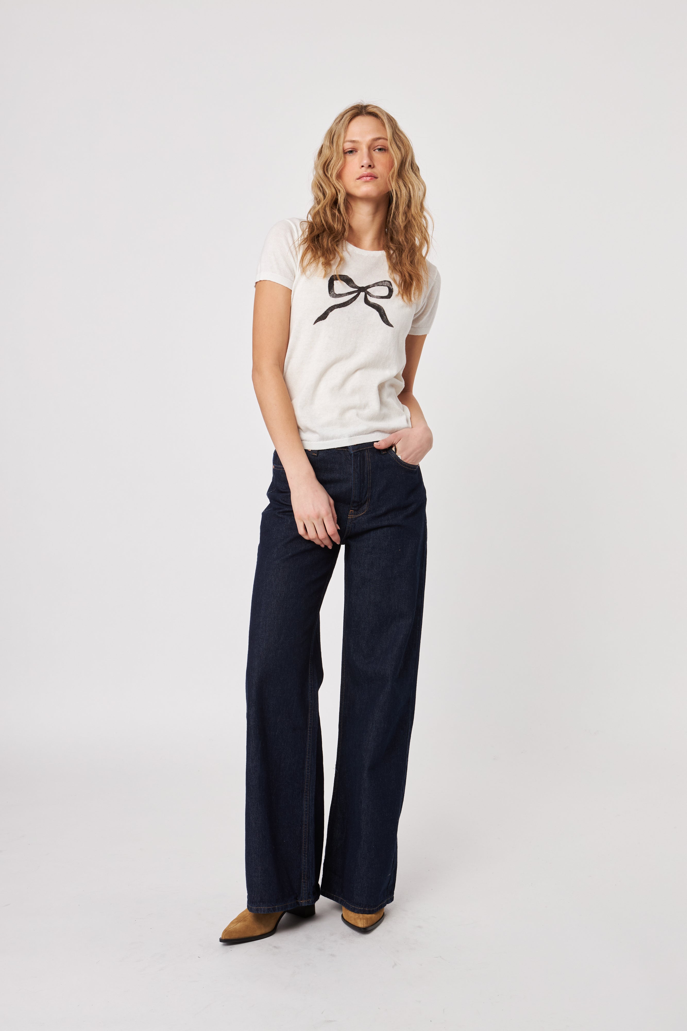 ELIJAH BOW TEE