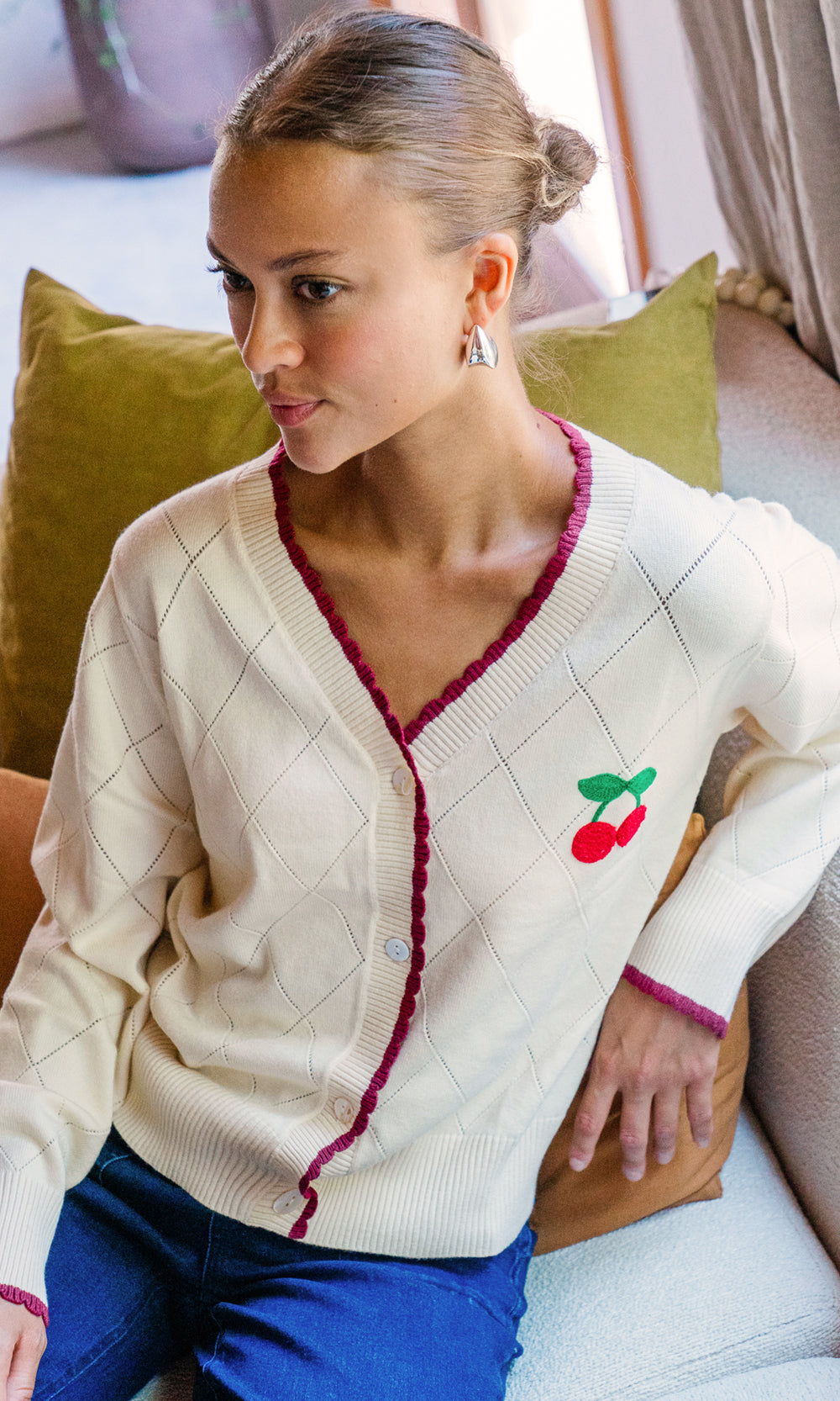 CHERRY KNIT CARDIGAN