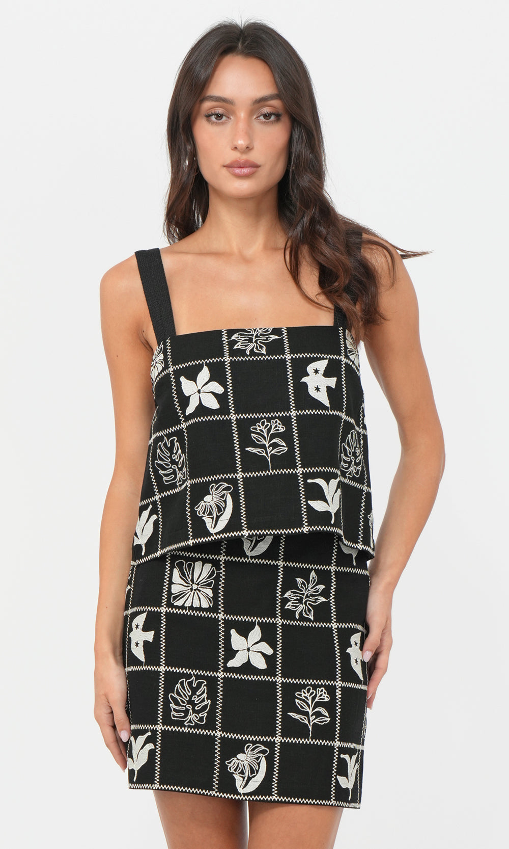 LAUREN EMBROIDERED TOP