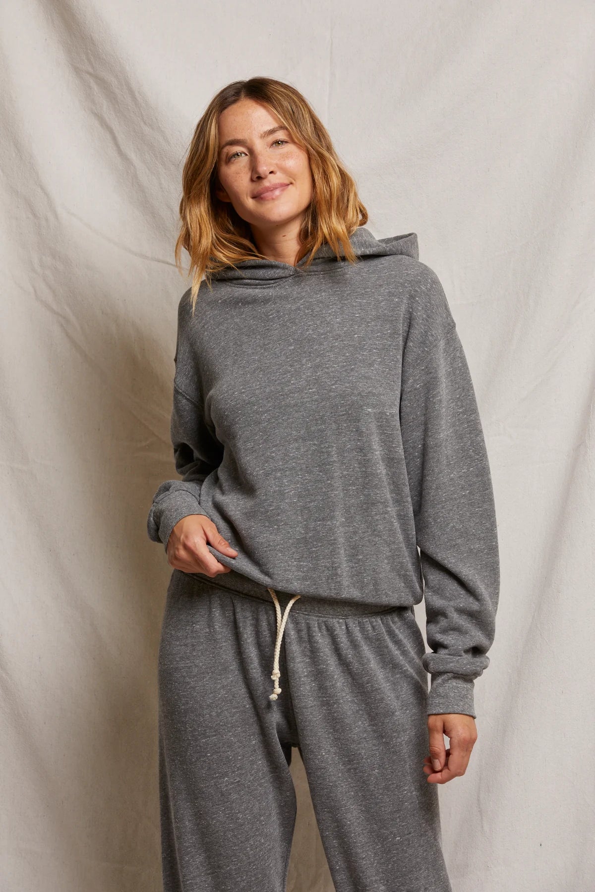 HEART FLEECE HOODIE - DARK HEATHER GREY