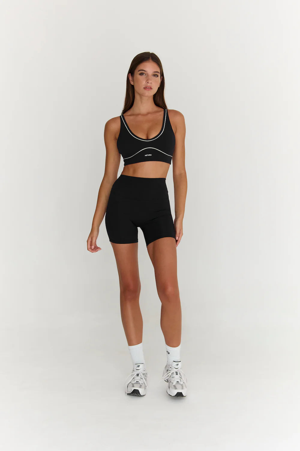 AIRVIVE SHORT - BLACK/CREAM