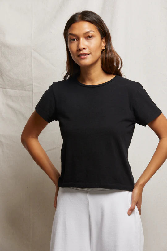 LISA TEE - TRUE BLACK