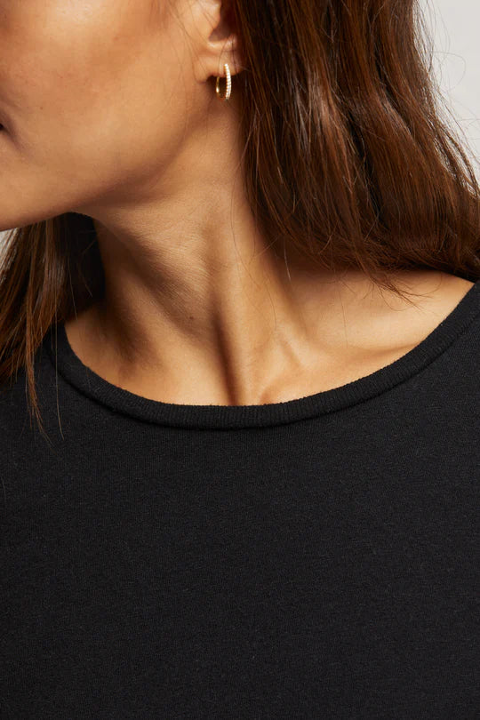 LISA TEE - TRUE BLACK