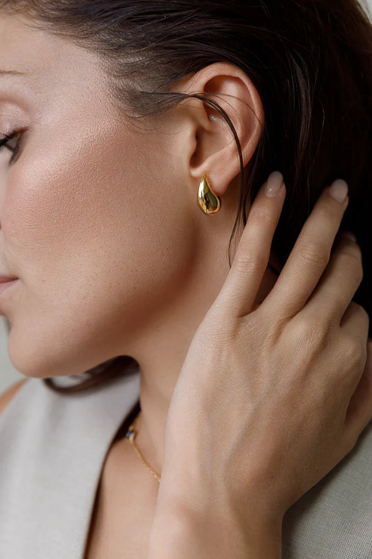 MINI TEAR DROP EARRING