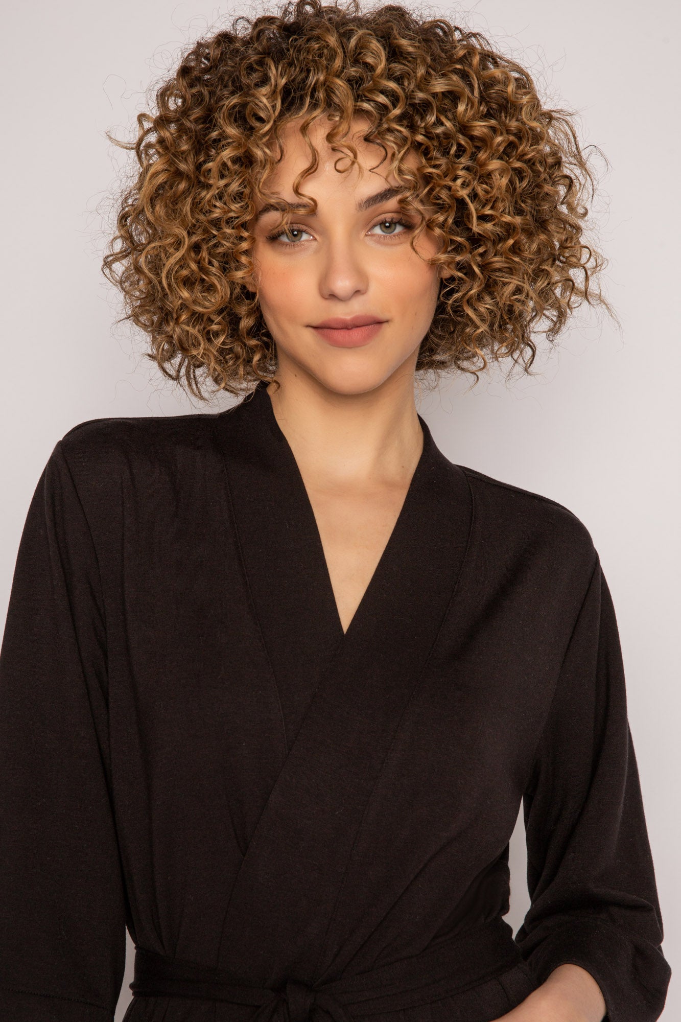 JAMMIE ESSENTIALS - ROBE (BLACK)