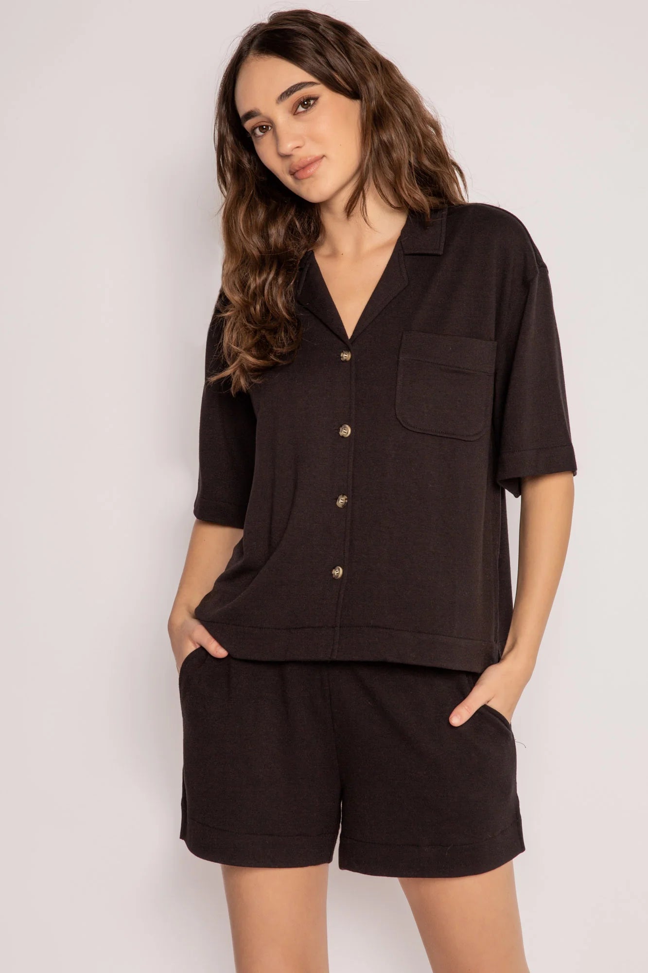 JAMMIE ESSENTIALS - TOP (BLACK)