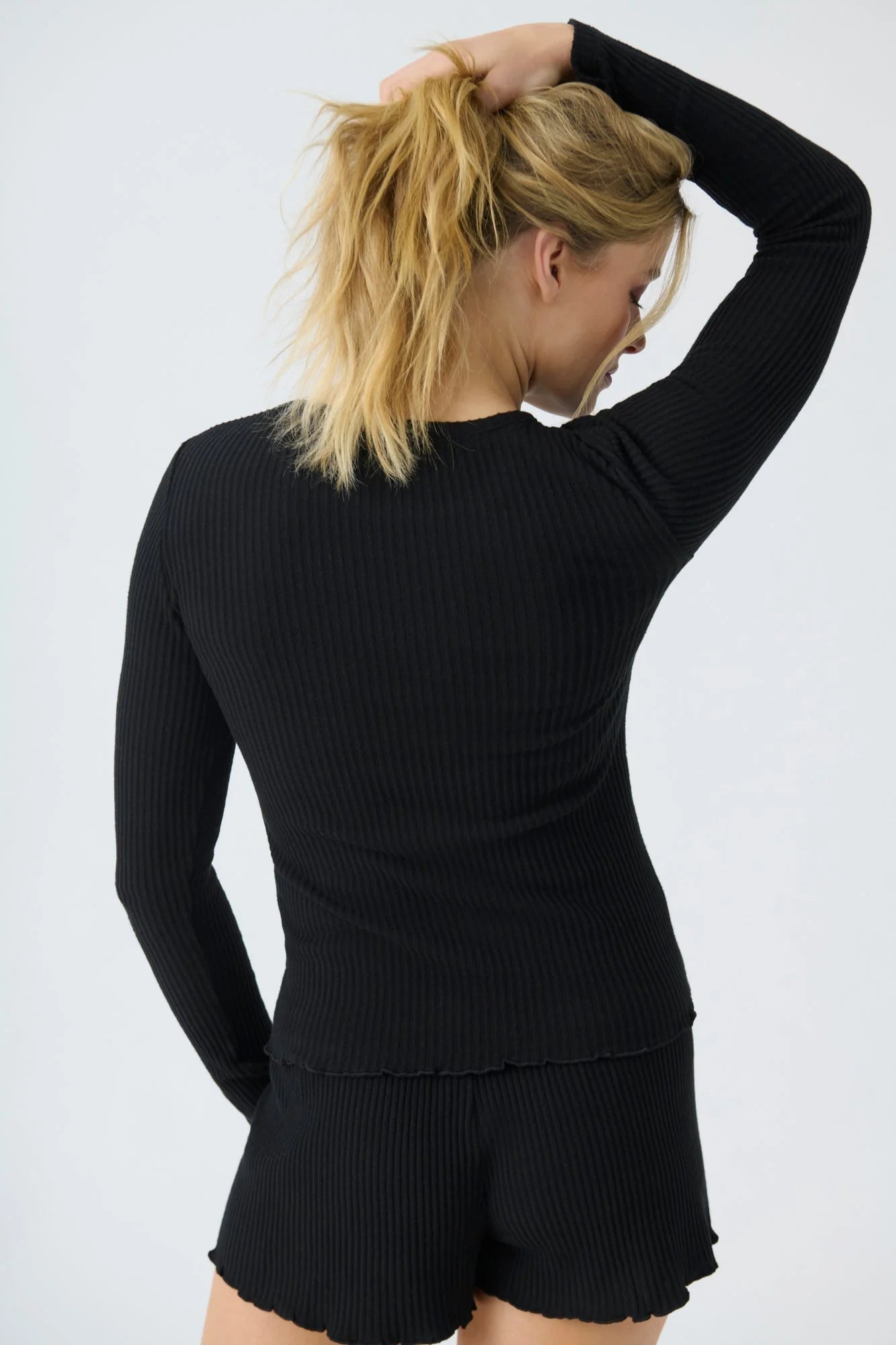 RELOVED RIB LONG SLEEVE TOP - BLACK