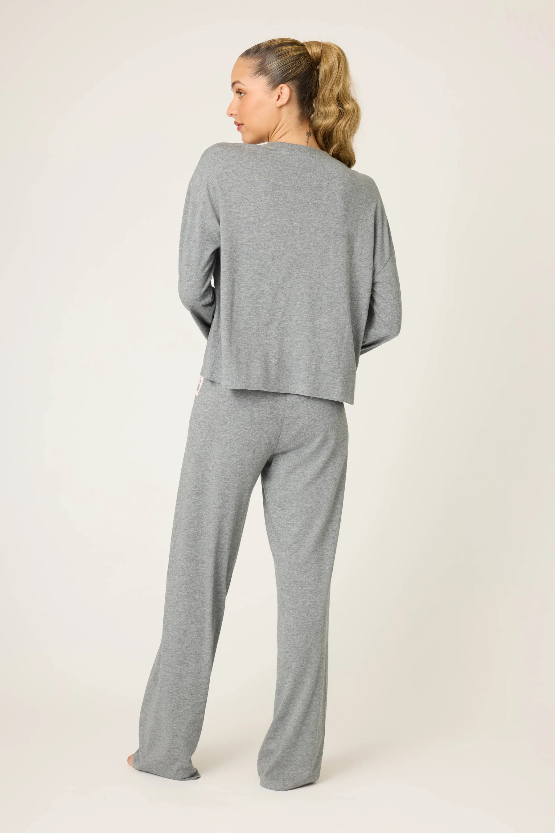 ALL BOW'D UP LOUNGE SET