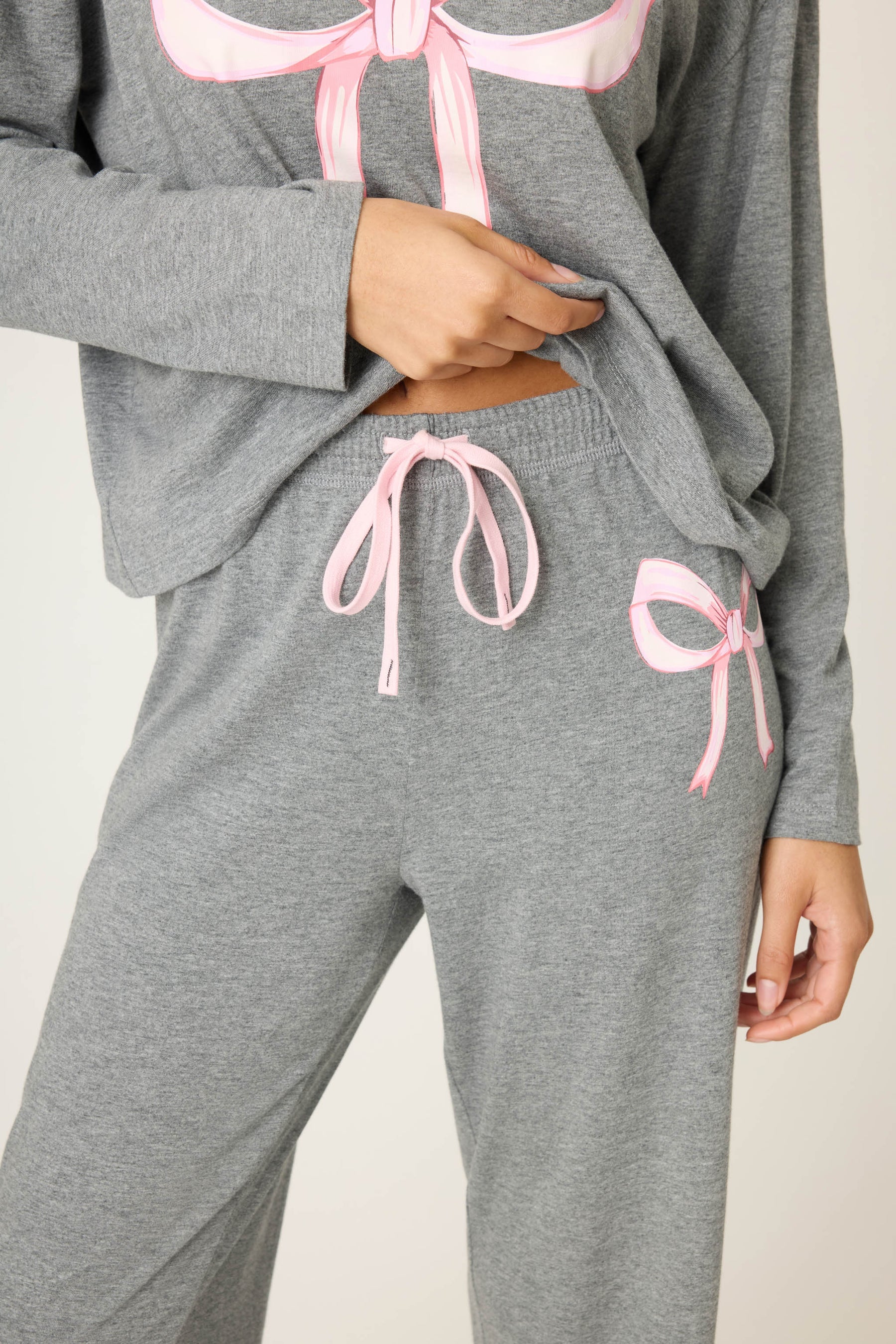 ALL BOW'D UP LOUNGE SET