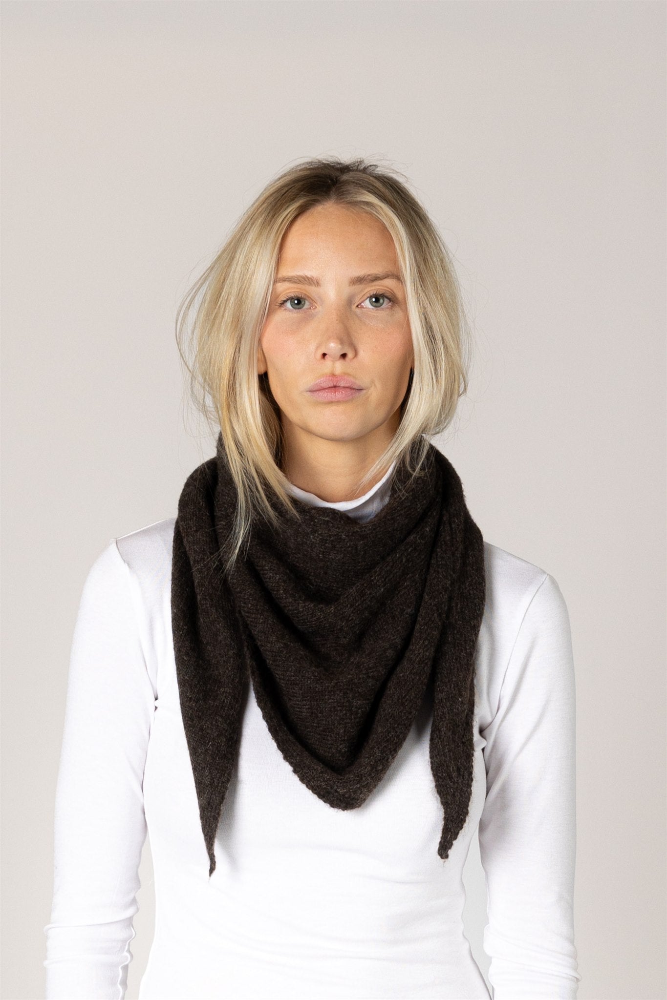 TRIANGLE SCARF (VARIOUS COLOURS)