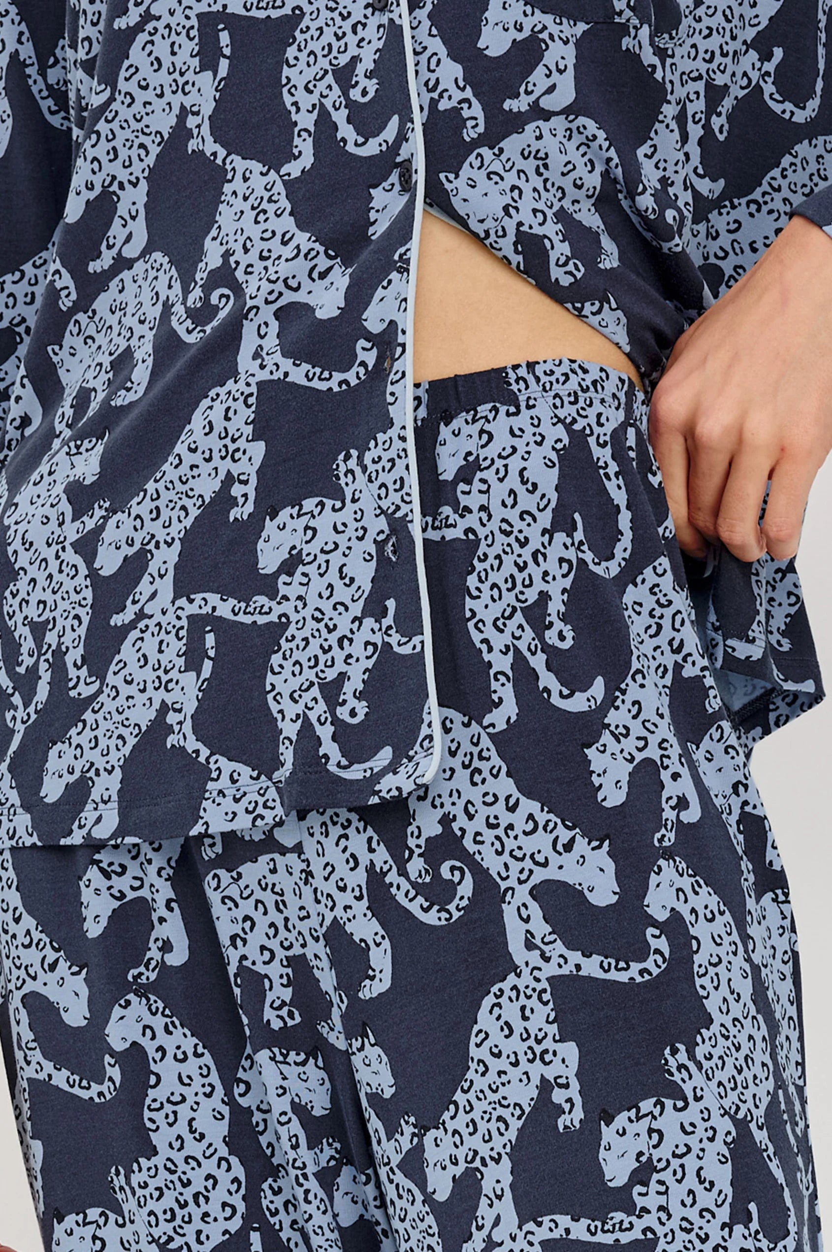 VARRA PAJAMA SET - MIDNIGHT JAGUAR