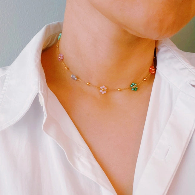 FLOWER FIELD BEADED NECKLACE (VARIOUS COLOURS)