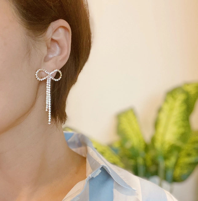 BOW EARRINGS
