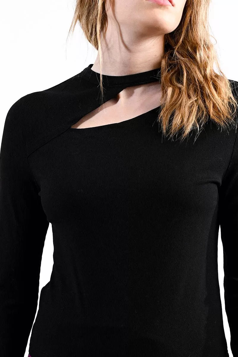 LIANA CUTOUT TOP