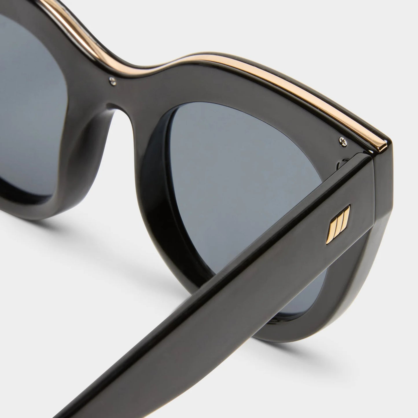 AIR HEART SUNGLASSES - BLACK POLARISED
