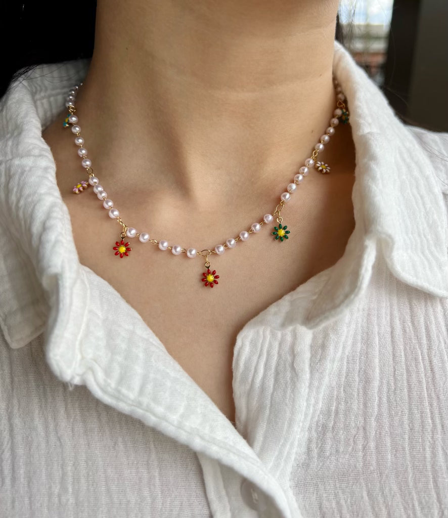 DAISY PEARL NECKLACE