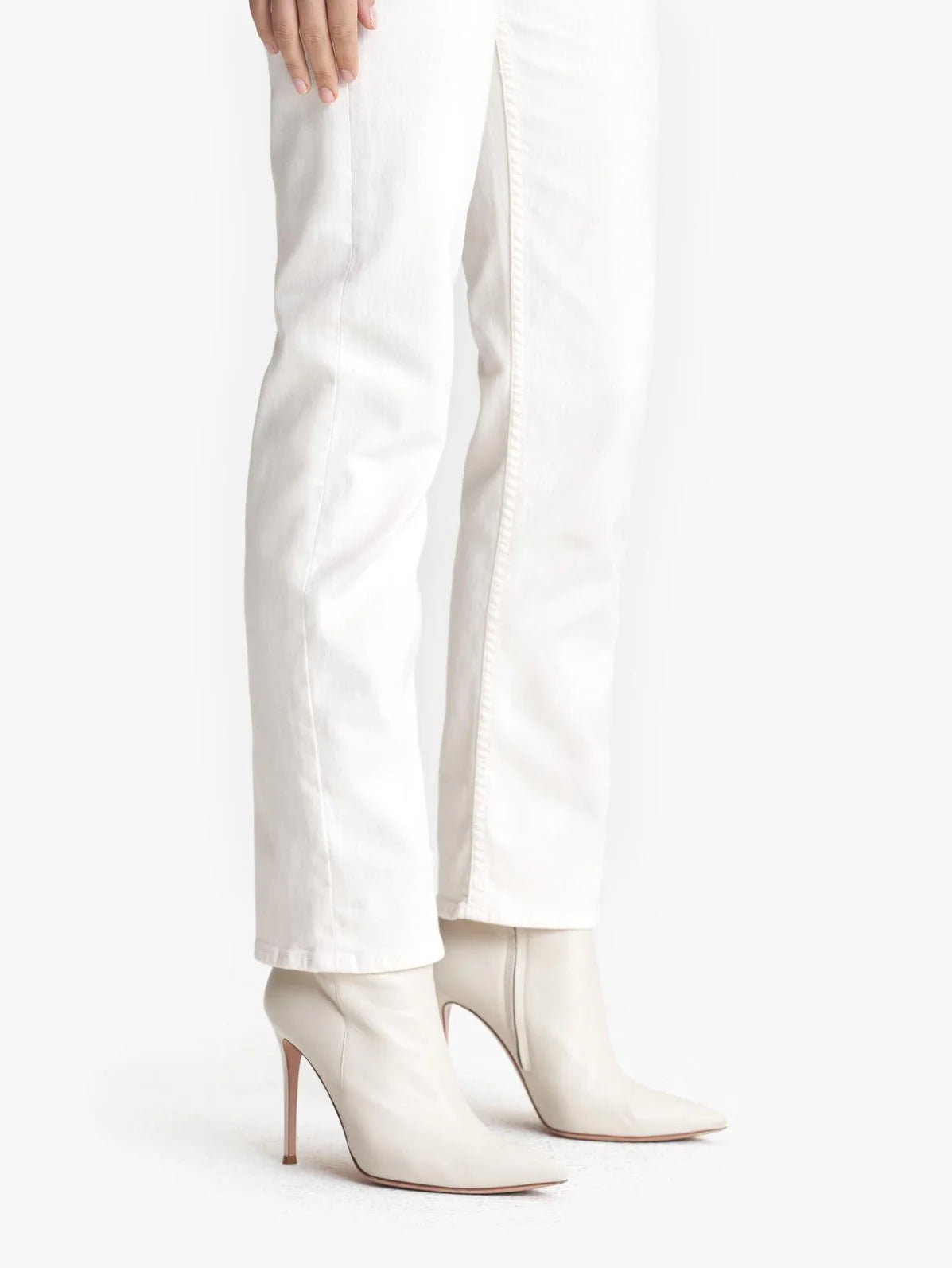 THE TOMCAT ANKLE - CREAM PUFFS