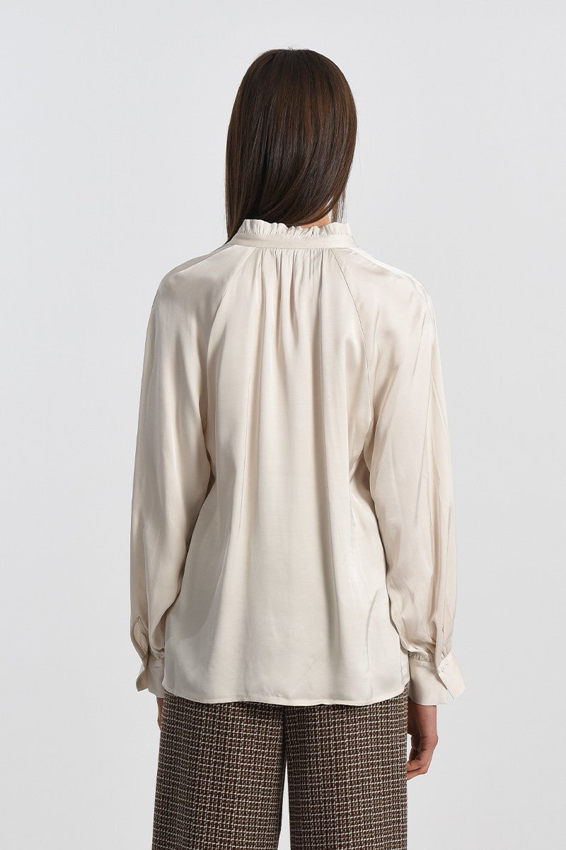 GATHERED COLLAR BLOUSE