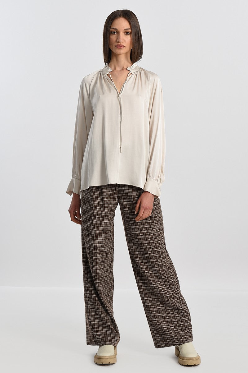 GATHERED COLLAR BLOUSE