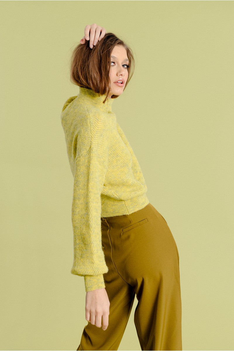 SOFT CROPPED SWEATER