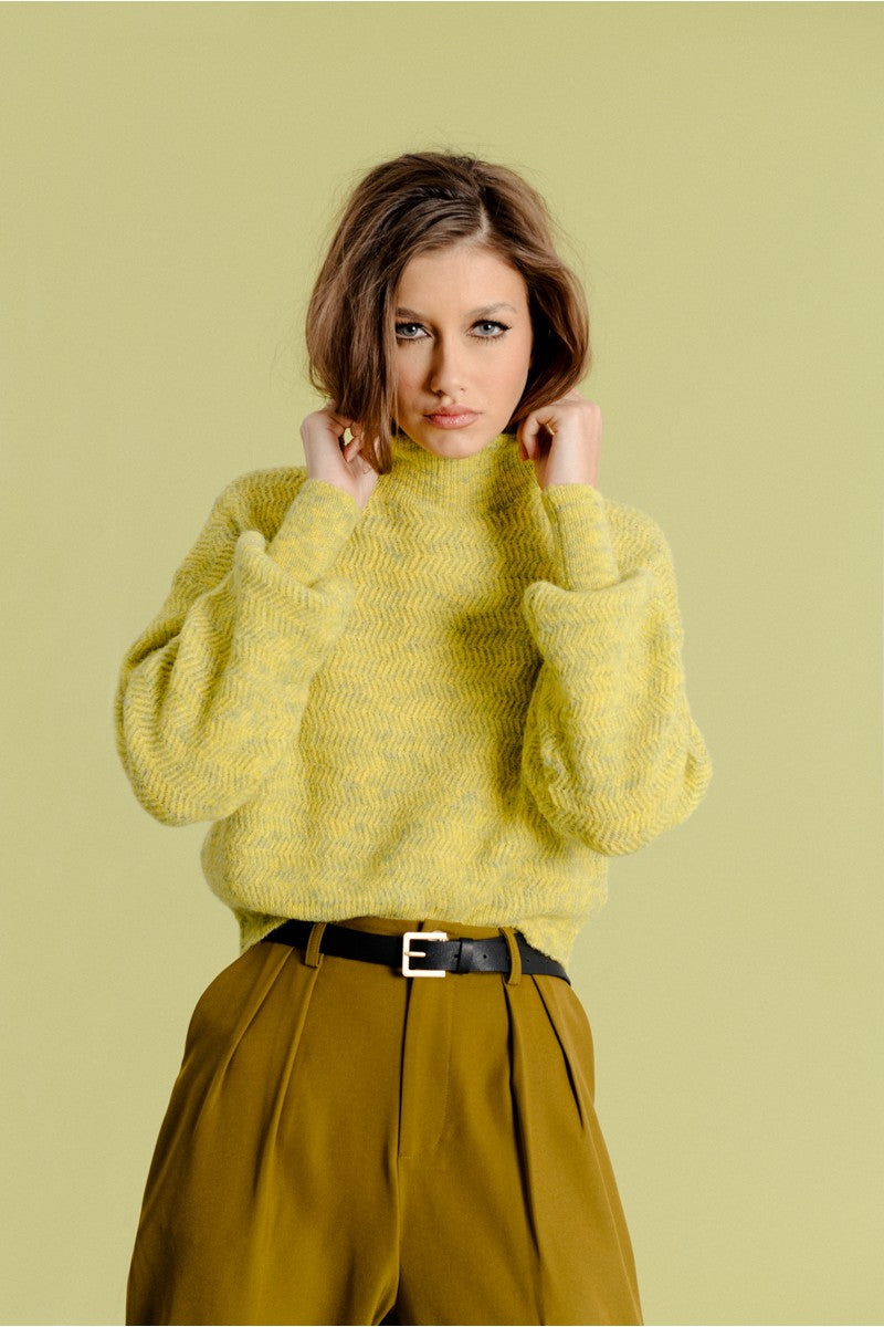SOFT CROPPED SWEATER