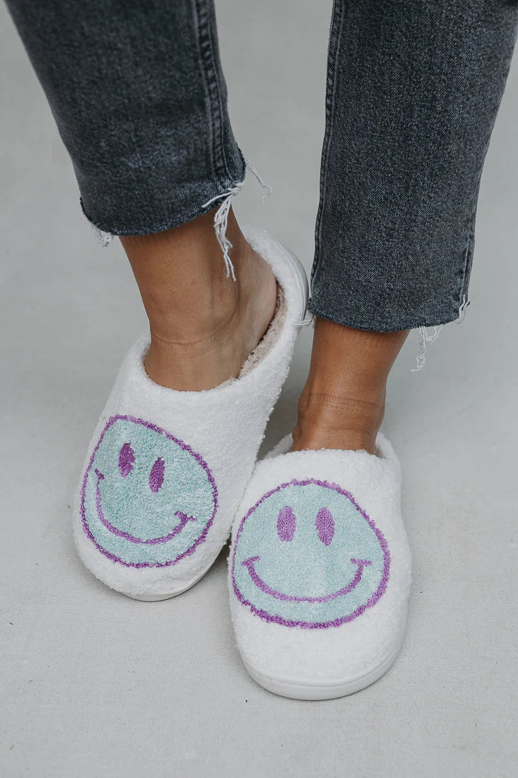 SMILEY TEDDY SLIPPERS (VARIOUS COLOURS)