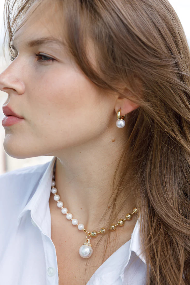 PEARL PENDANT STATEMENT NECKLACE