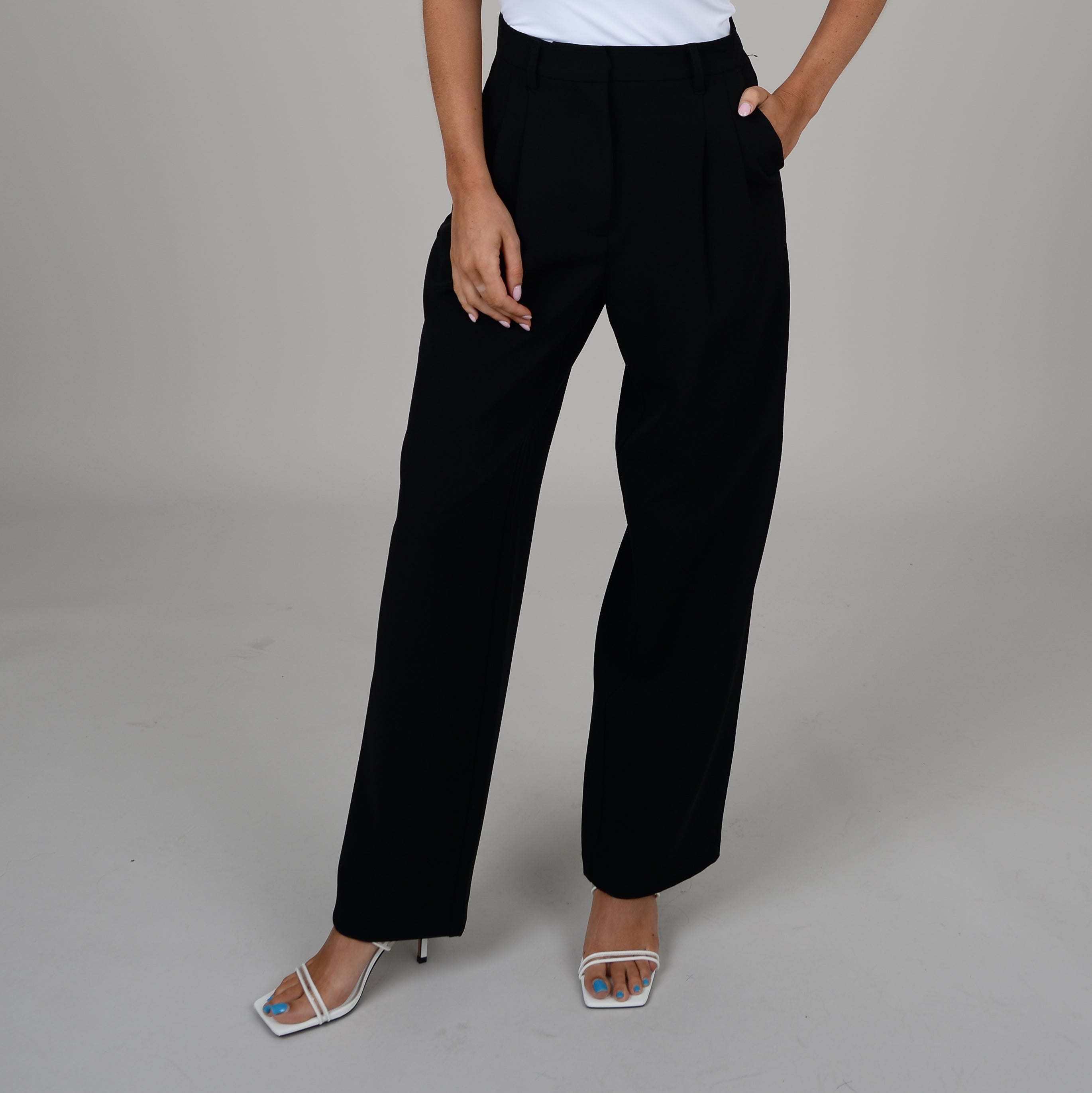 BRYNN PLEATED PANT - BLACK