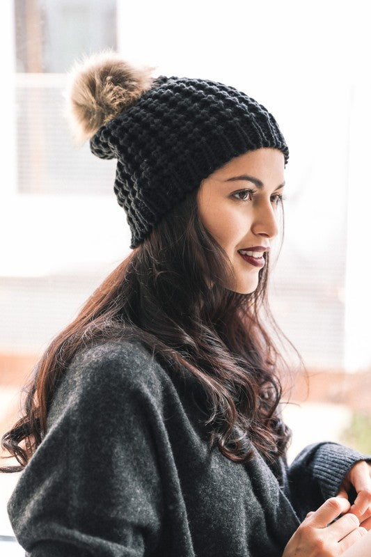 POM POM BEANIE - BLACK