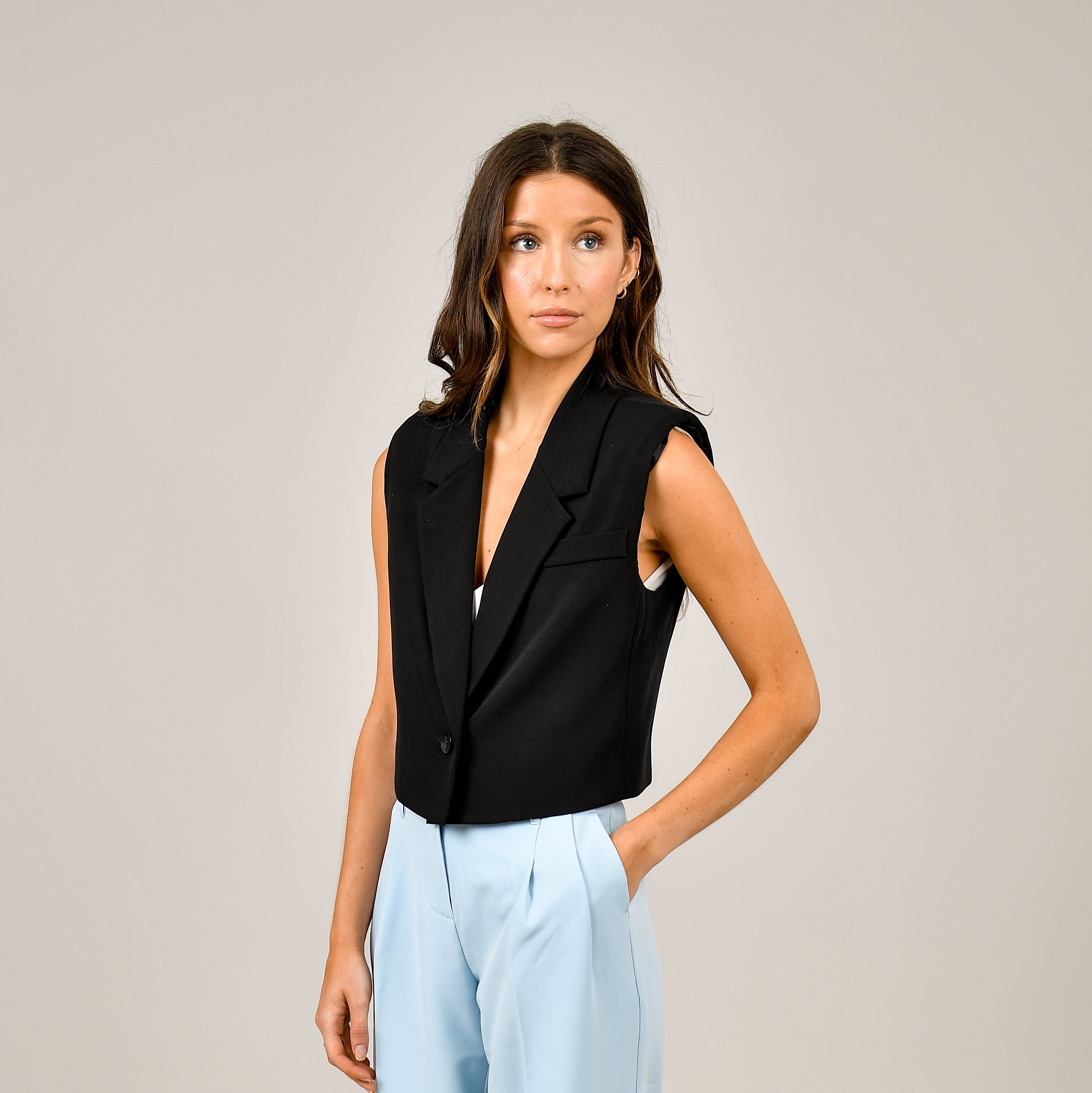 CARLA CROP VEST - BLACK