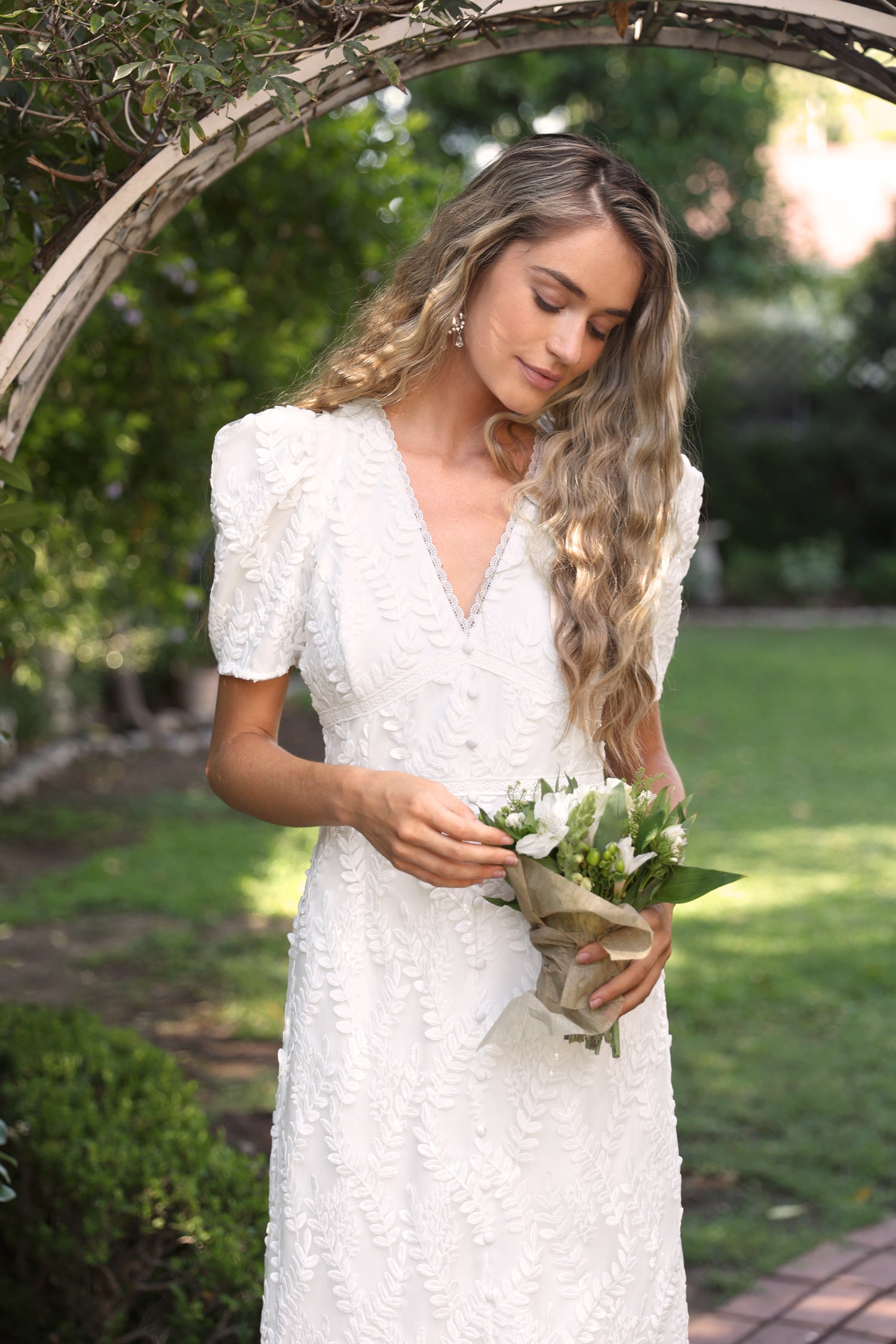 HEIDI LACE EMBROIDERED MIDI DRESS